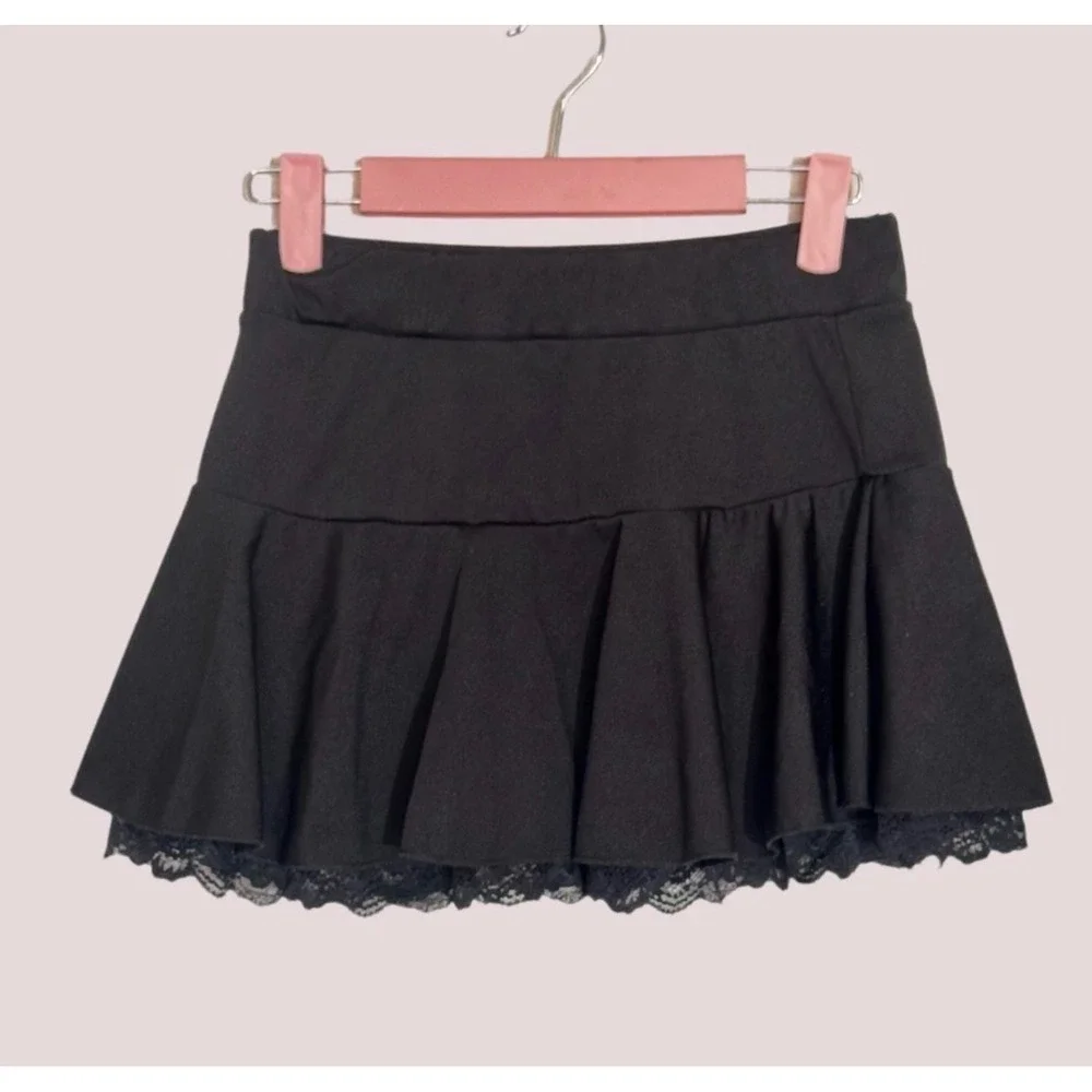 Black Lace Trim Coquette PleatedElastic Waist Flirty Ruffle Bodycon Mini Skirt-S